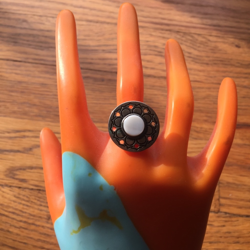 5/$25 Flower or sun ring